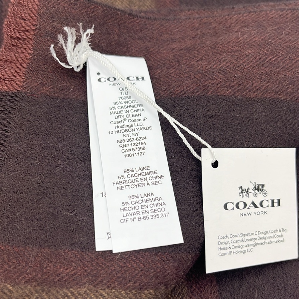Coach Varsity Sport Scarf - Picture 3 of 4
